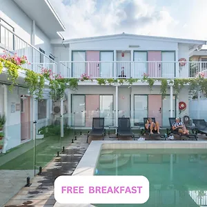 Hostal Surf Boutique Backpackers - Free Breakfast, Gold Coast